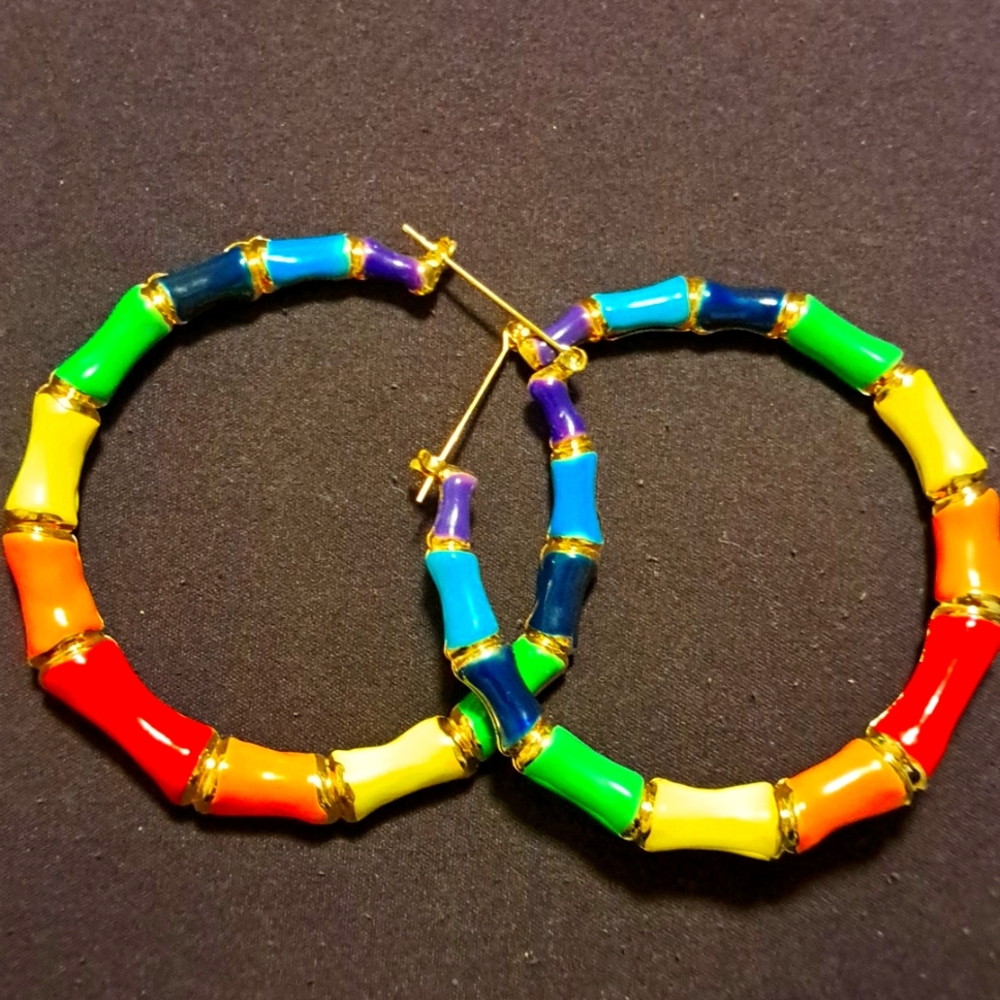 Hollow hoop, very Libyan, large, bright,good durable material,   Excelle